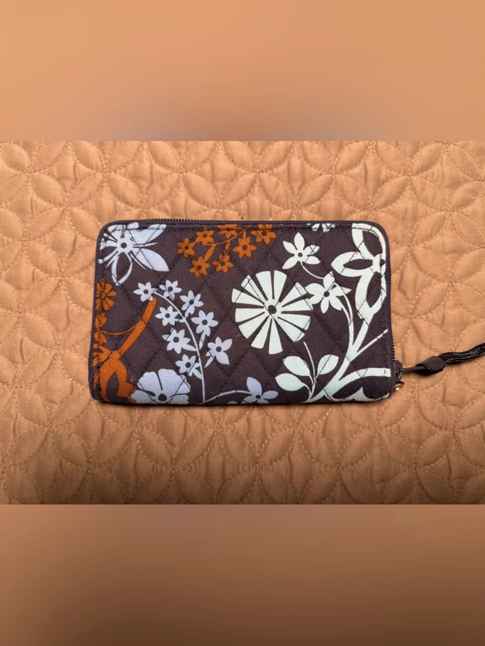Vera Bradley Navy Blue Floral Quilted Cotton Zip Around Clutch Wallet - Picture 2 of 8